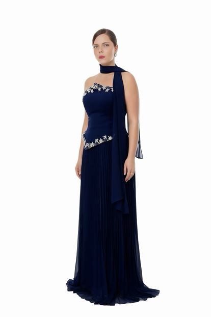 فستان سهرة أزرق داكن بدون حمالات بمقاسات كبيرة، مطوي، بدون حمالات